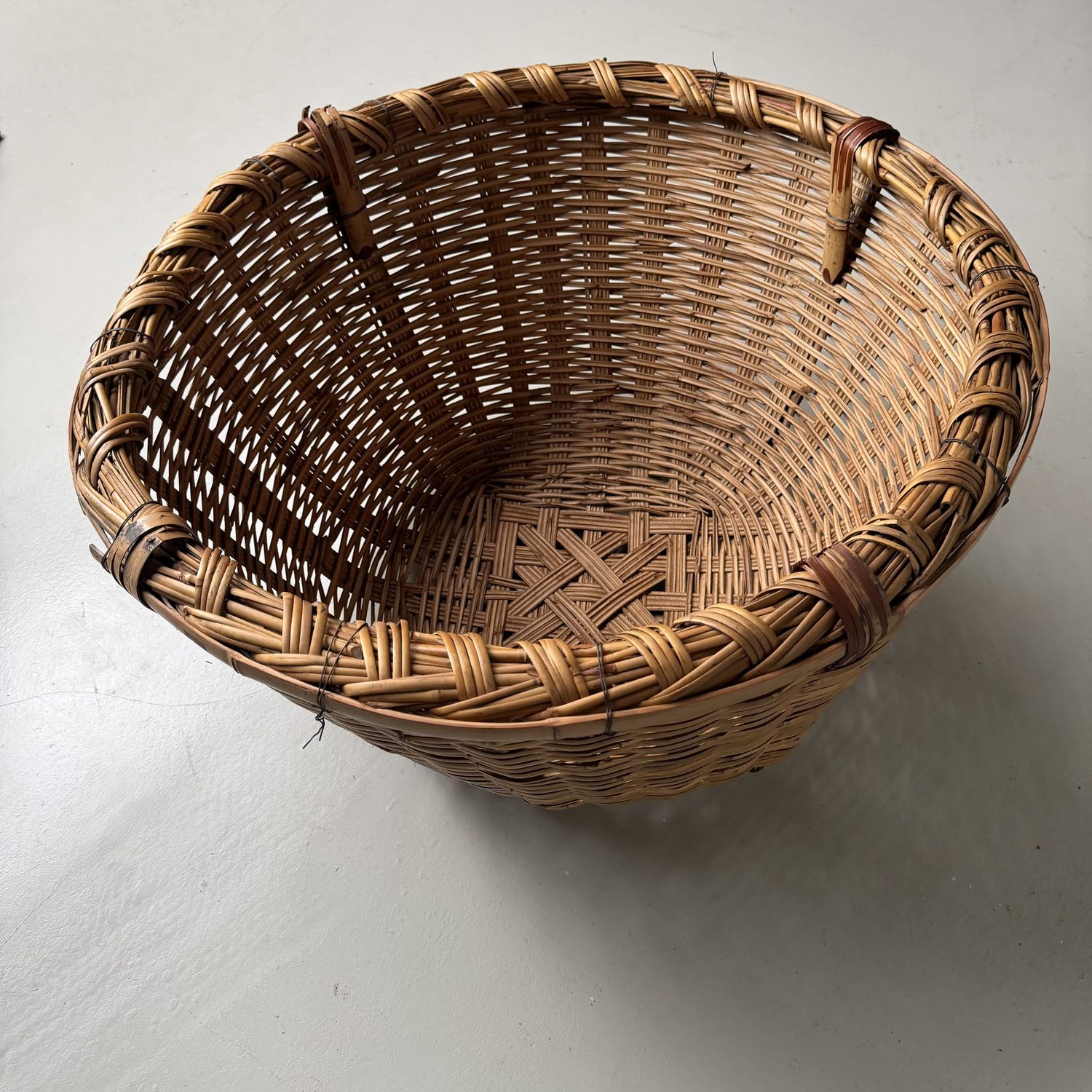 Large Japanese Bamboo Basket, Kagobakari, 1950s Large Japanese Bamboo Basket, Kagobakari, 1950s