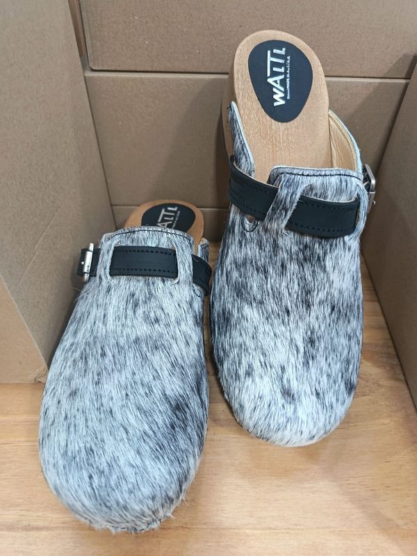 Clocks Hafling 43 € 199,00