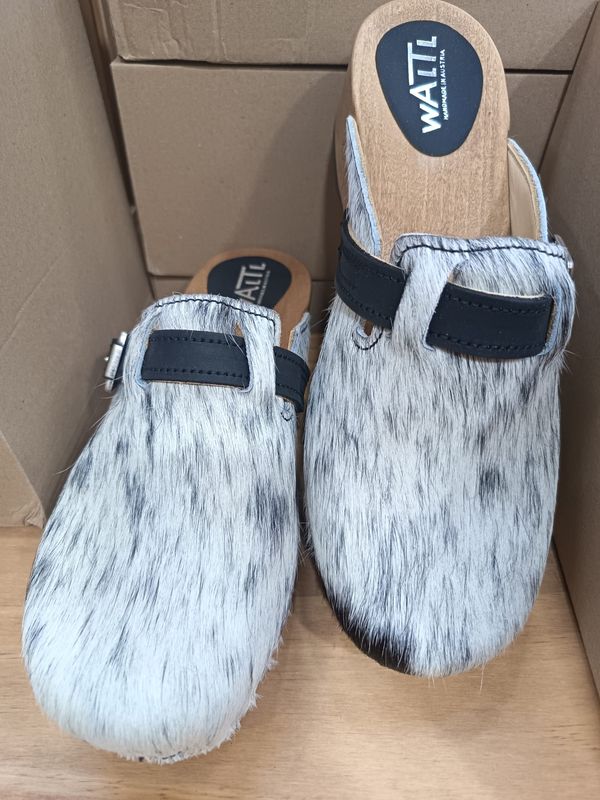 Clocks Hafling 42 € 199,00