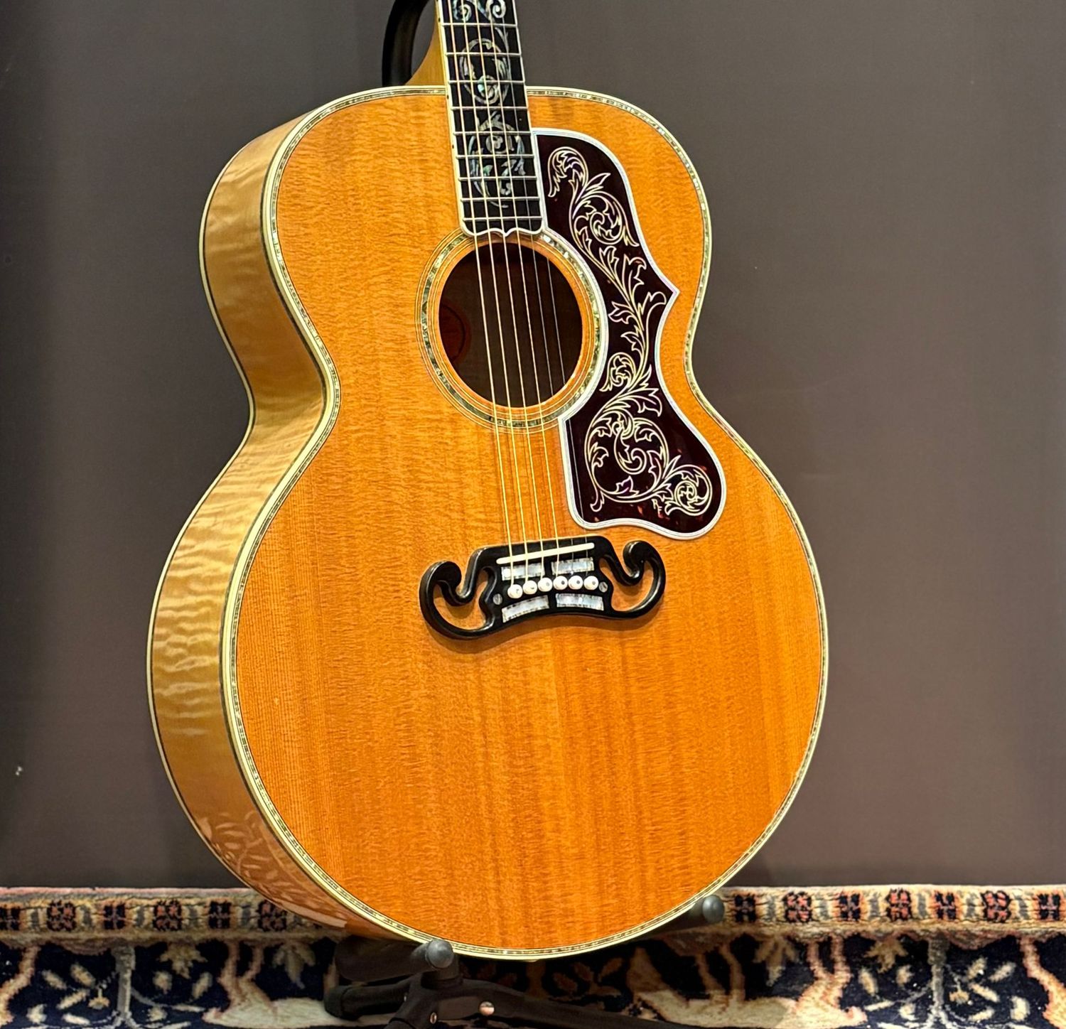 2001 Gibson SJ-200 Vine - Ren Ferguson 2001 Gibson SJ-200 Vine - Ren Ferguson