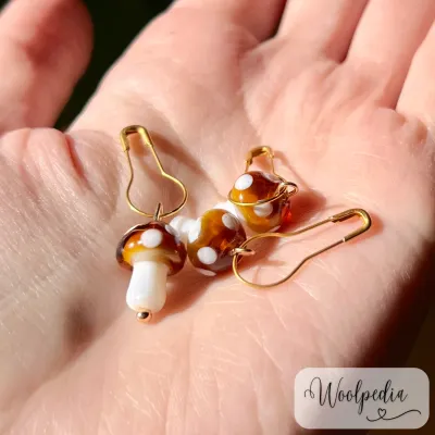 1x forest mushroom stitch marker / progress keeper