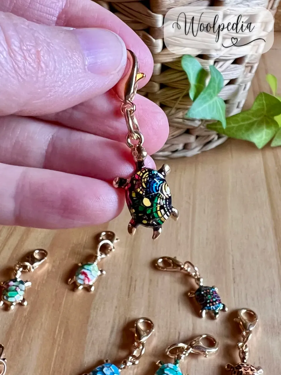 1x turtle stitch marker / progress keeper