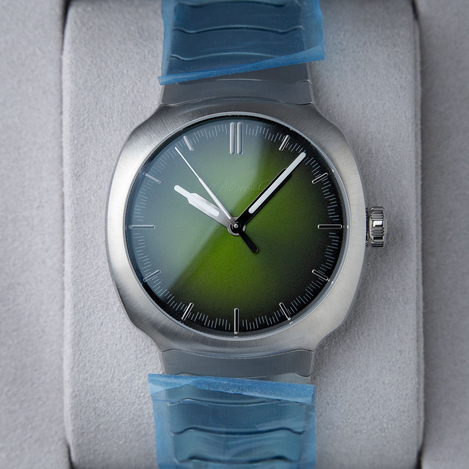 H.Moser & Cie. Streamliner STICKERED Centre Seconds Matrix Green Bracelet
