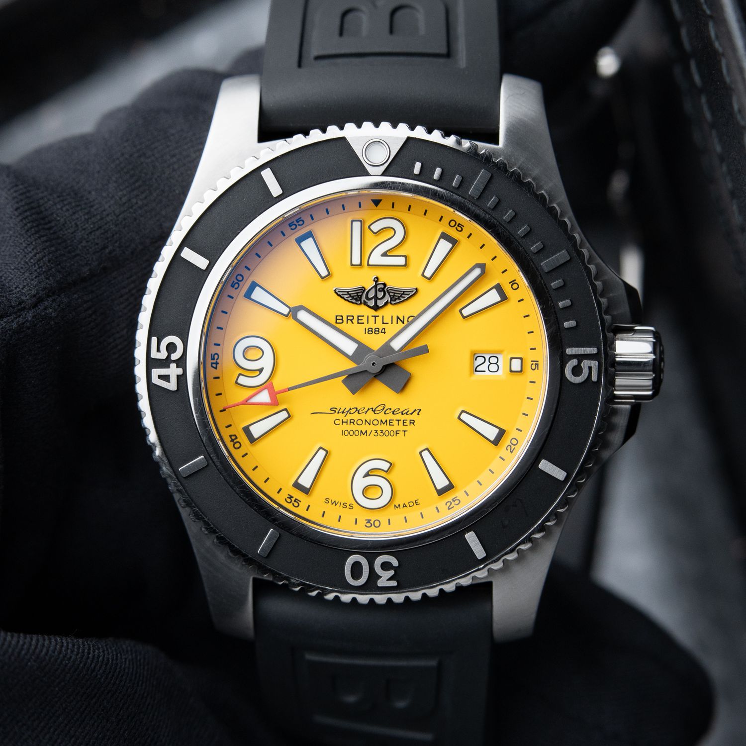 Breitling Superocean Automatic 44 Yellow Dial 1000M Diver Steel Rubber Set Breitling Superocean Automatic 44 Yellow Dial 1000M Diver Steel Rubber Set