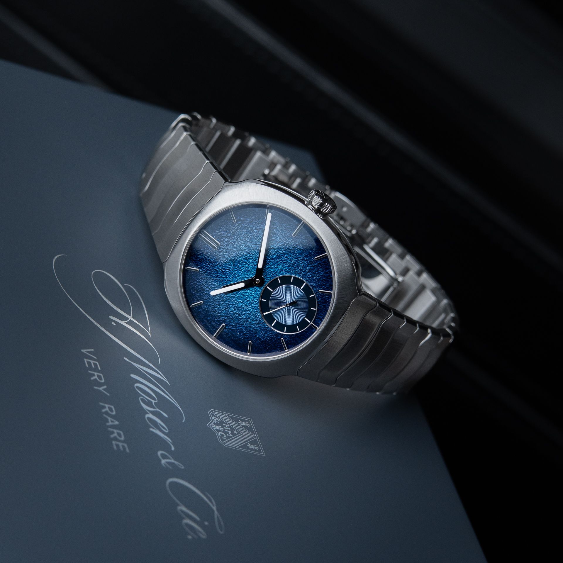 H.Moser & Cie. Streamliner UNWORN 2026 Small Seconds Blue Enamel Steel