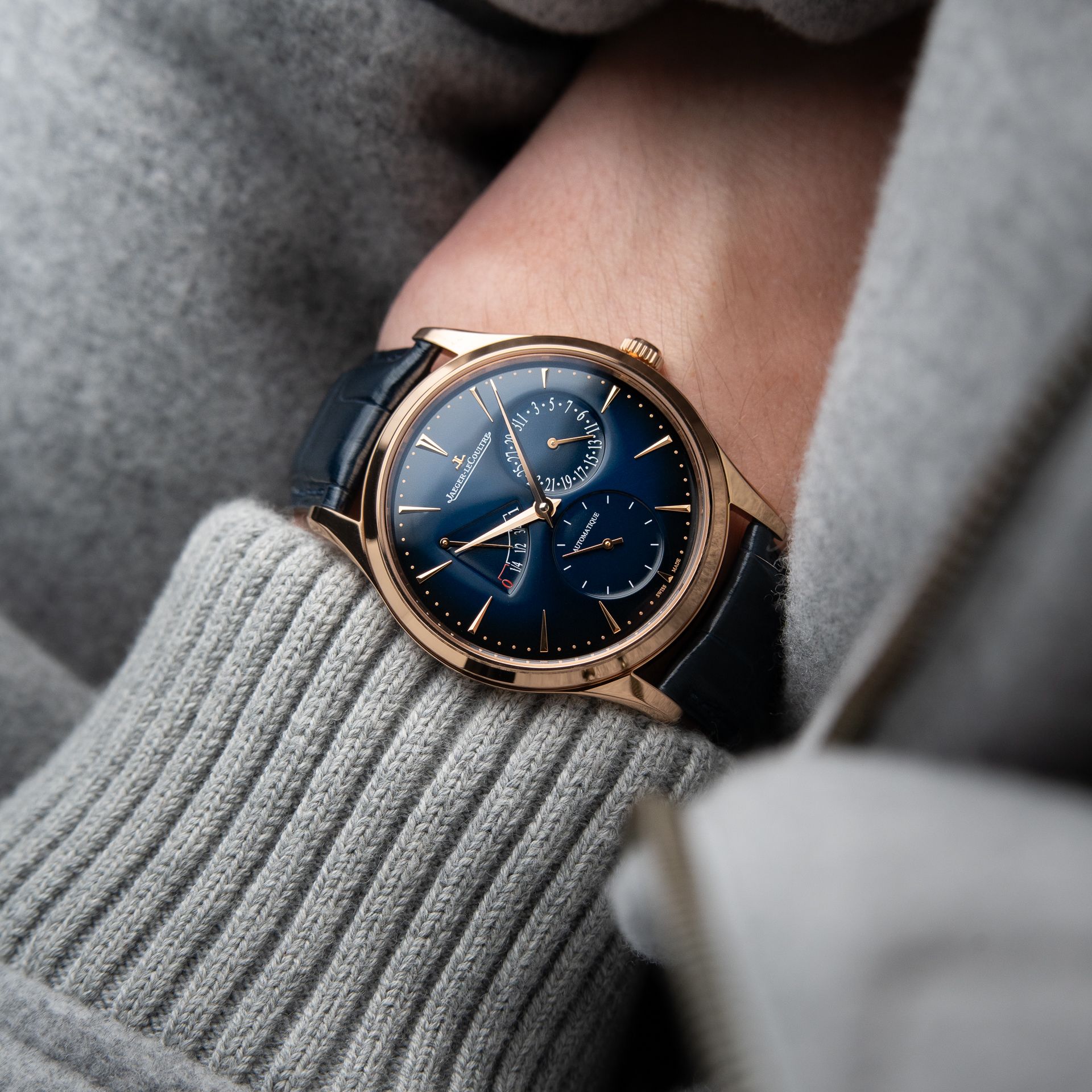 Jaeger-LeCoultre Master Ultra Thin 2025 Power Reserve Blue Dial Rose Gold
