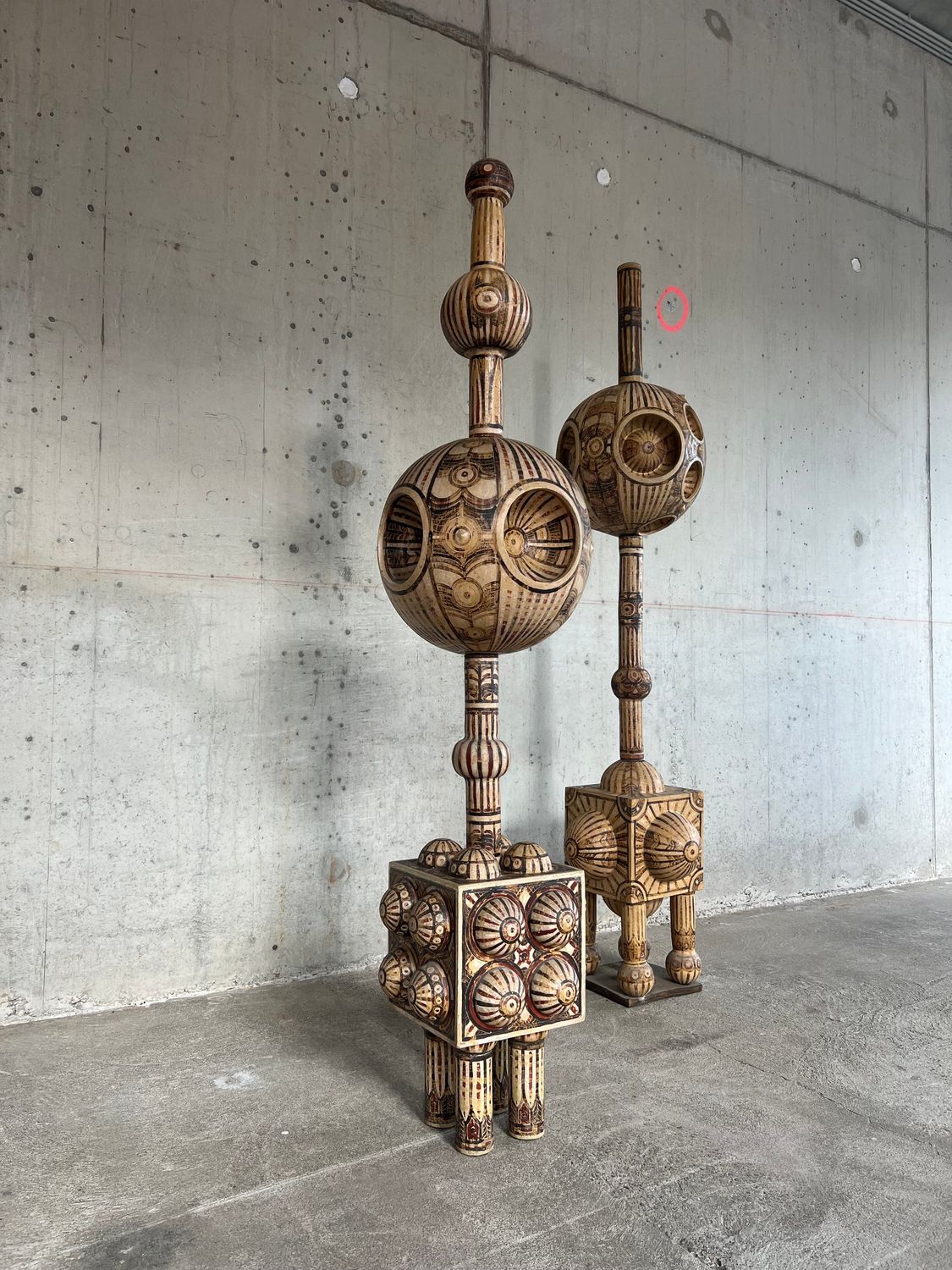 Very large ceramic art pieces “King and Queen” (230cm and 215cm) by Dries Engelen