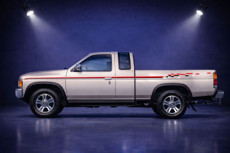 NISMO INSPIRED R-TUNE BODY STRIPE DECAL KIT : NISSAN D21 HARDBODY PICKUP (1986-1997)