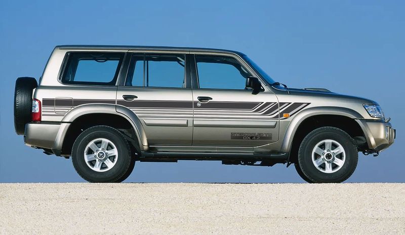 KANAGAWA BODY STRIPES KIT : Y61 NISSAN PATROL/SAFARI (PRE-FACELIFT)