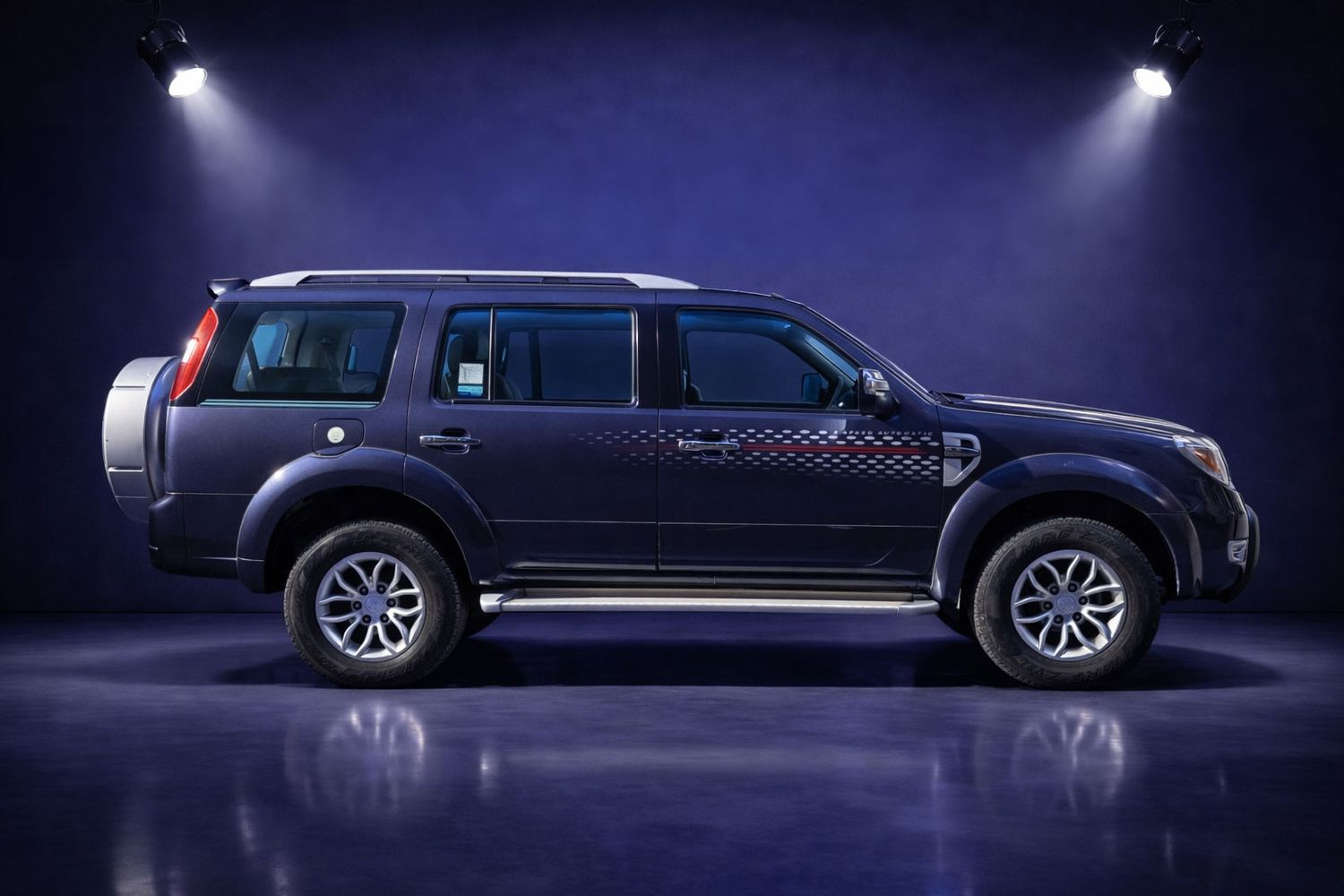 BODY SIDE STRIPE KIT : FORD EVEREST / ENDEAVOUR (2003-2014)