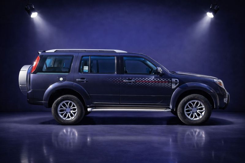 BODY SIDE STRIPE KIT : FORD EVEREST / ENDEAVOUR (2003-2014)