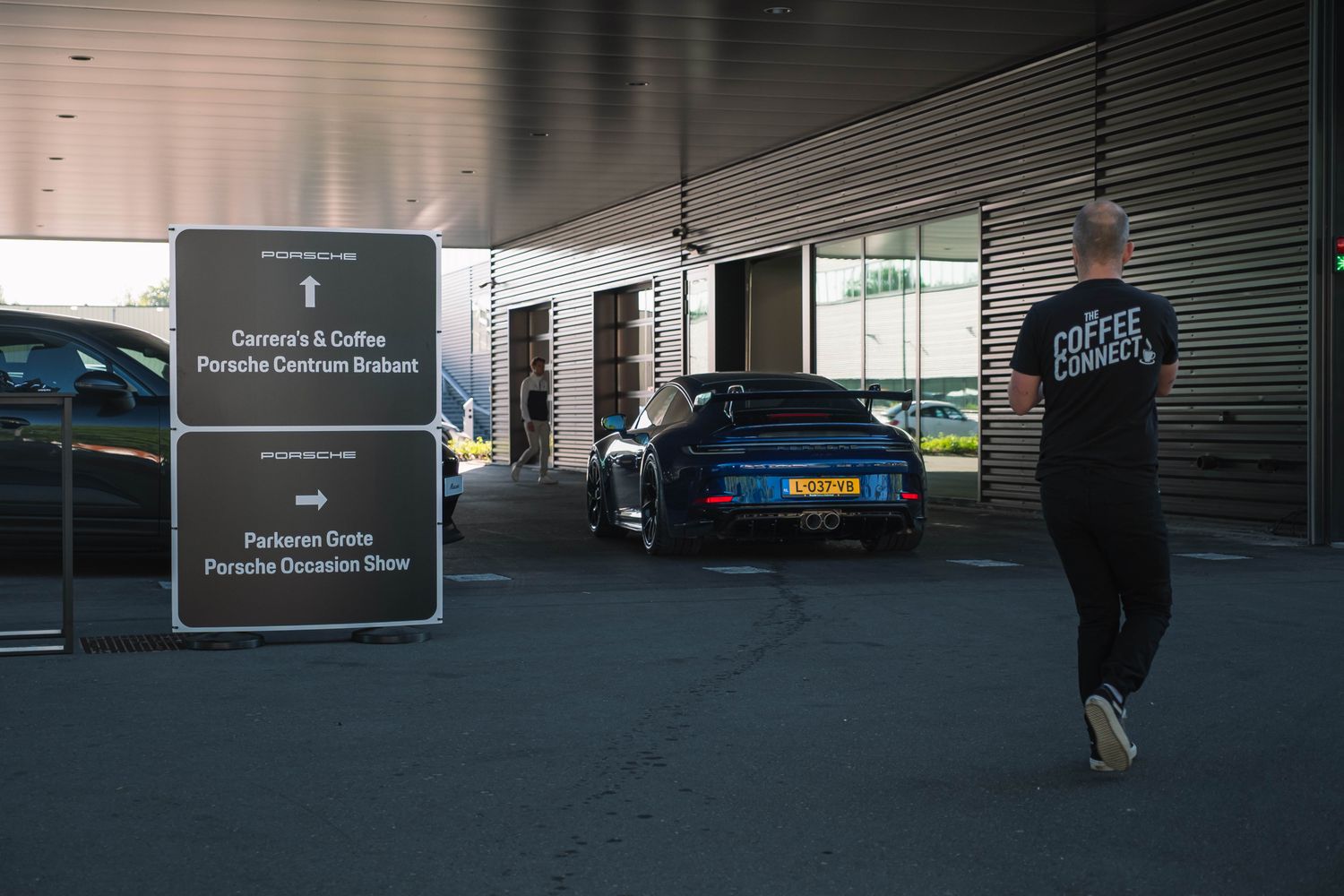 Sunday Cars & Coffee | Carrera's & Coffee by Porsche Centrum Brabant | Zondag 14 juni | PER KOPPEL