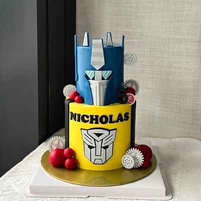 Transformer Cake 3 in 2tier