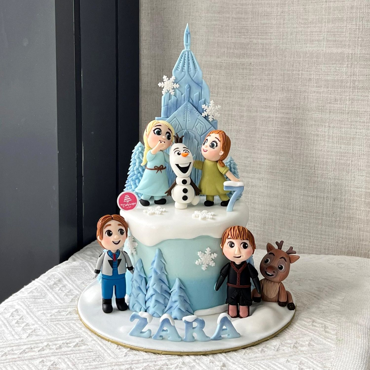 Disney - Frozen Elsa Cake 6