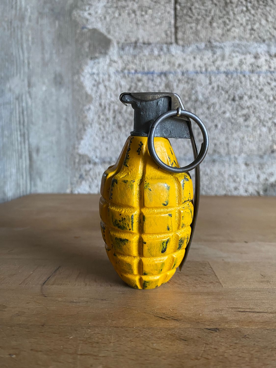 US WW2 Yellow MKII Grenade (730g Full Metal Reproduction - Aged Aspect)