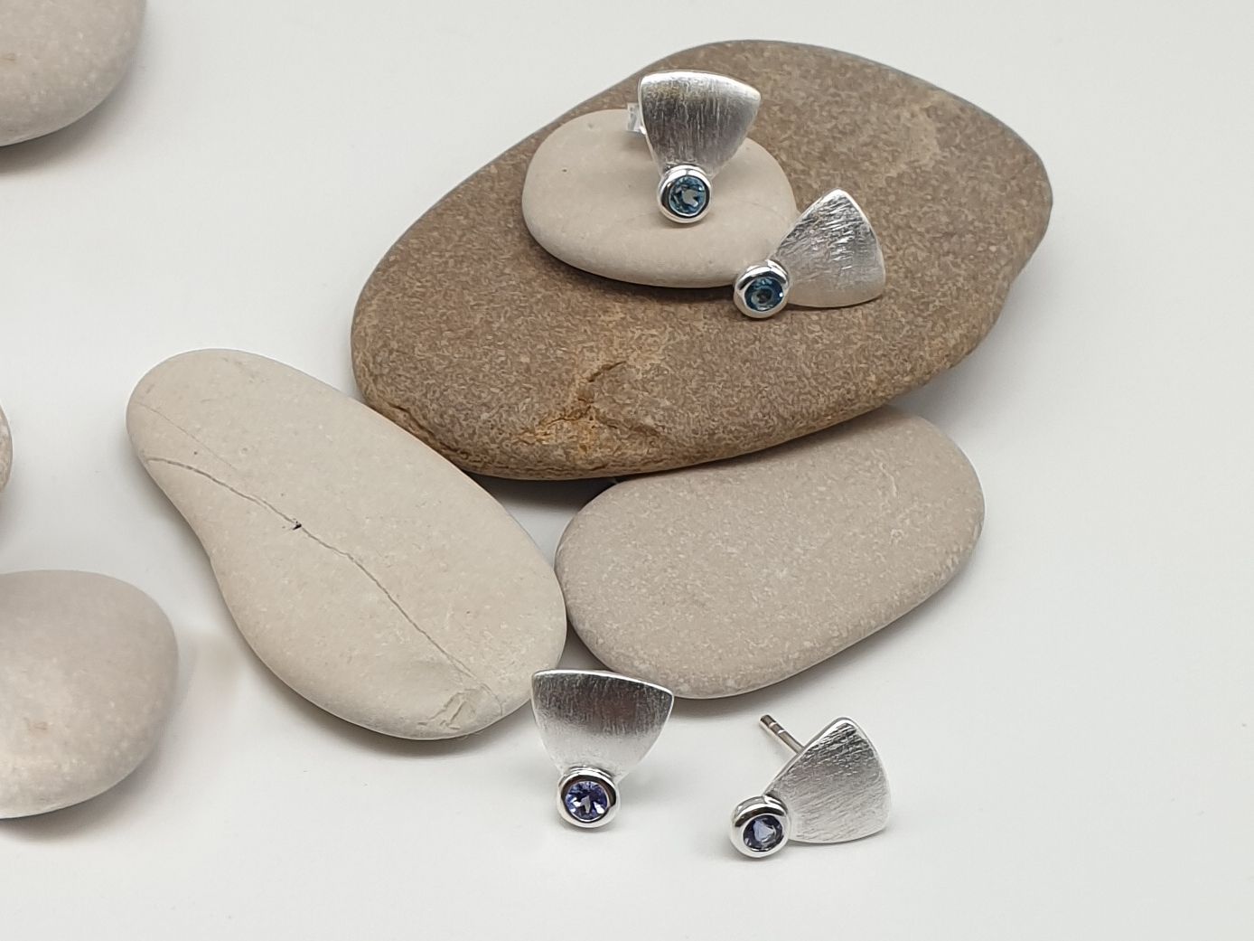 Orecchini Lobo in Argento 925/000 satinato con pietre naturali