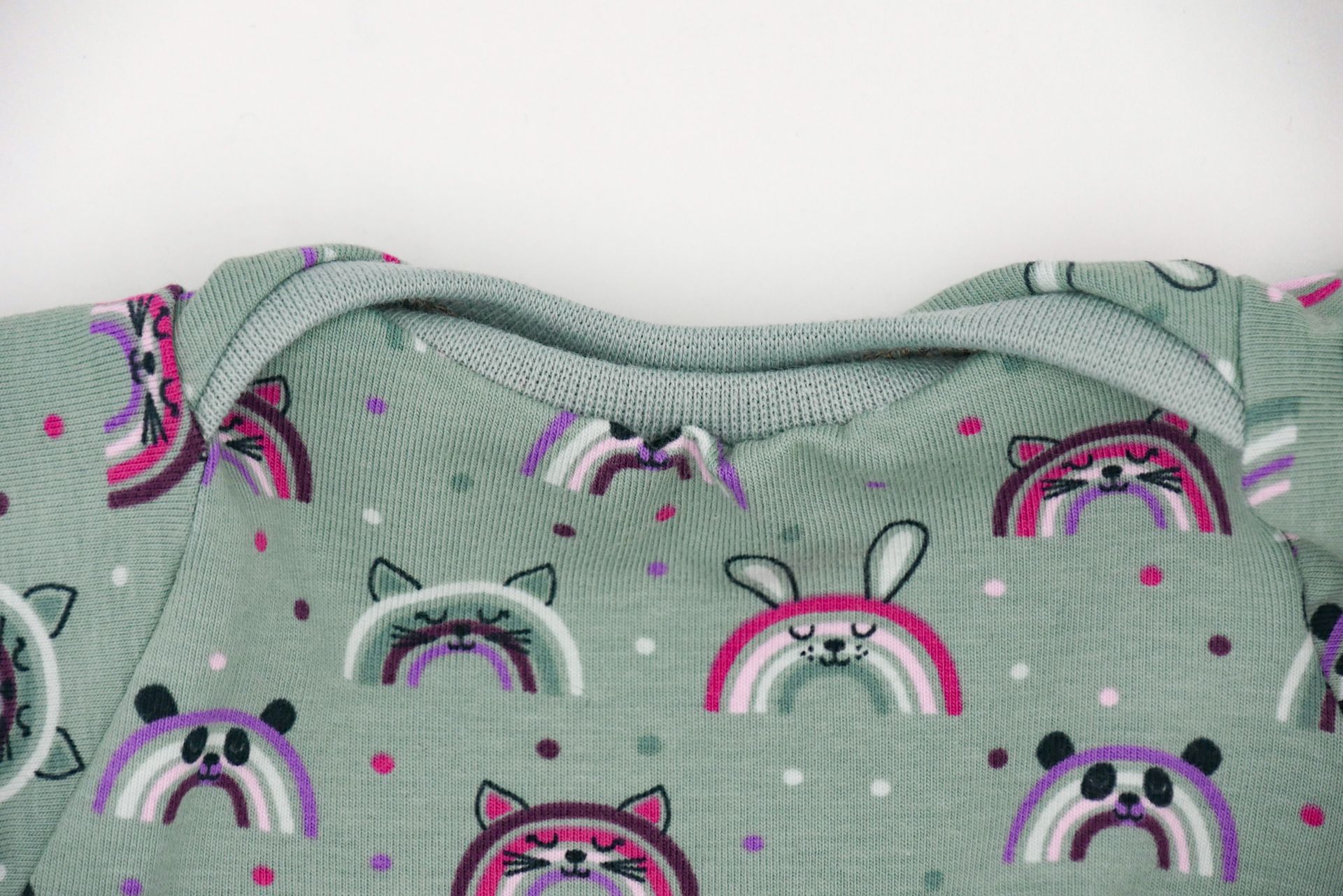 Puppen Pullover || mint Regenbögen Tiere || für Puppen zwischen 45 und 50 cm