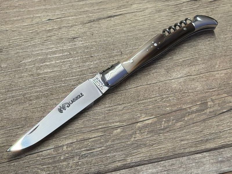 Laguiole,  Serie Luxe mit Korkenzieher 12 cm, Griff geflammte Hornspitze, Hochglanz, Etui, Schmiede ARTO