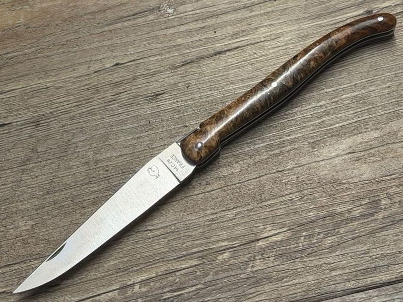 LAGUIOLE Custom, Großes Modell 13 cm, glattes Ressort, Klinge 14 C 28, Griff Amboina Maserknolle, Etui, PassionFrance LAGUIOLE Custom, Großes Modell 13 cm, glattes Ressort, Klinge 14 C 28, Griff Amboina Maserknolle, Etui, PassionFrance