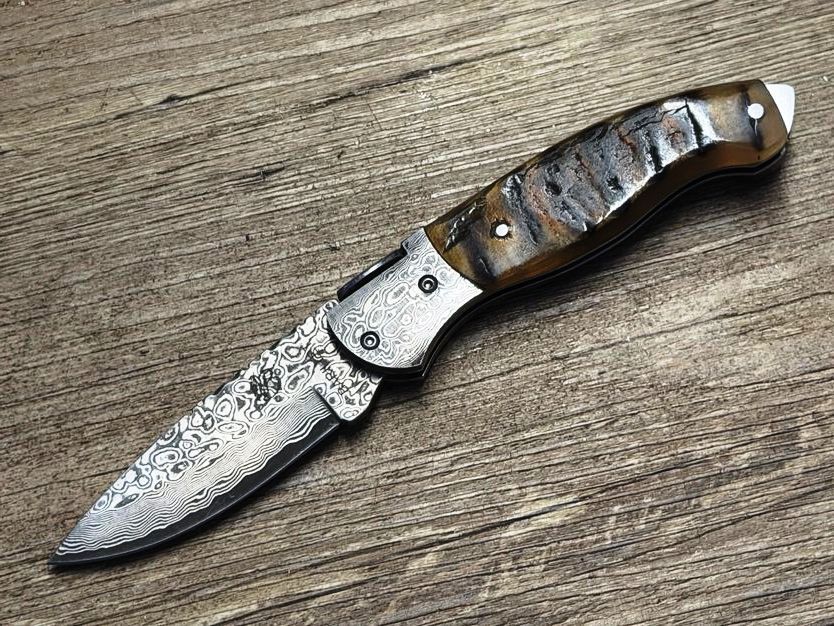 Mare Nostrum Modell Luxe mit Damastklinge und Damastbacken, korsisches Taschenmesser, Griff Widderhorn, Coutellerie du Bastion Le Berger, Messer Nr. 3