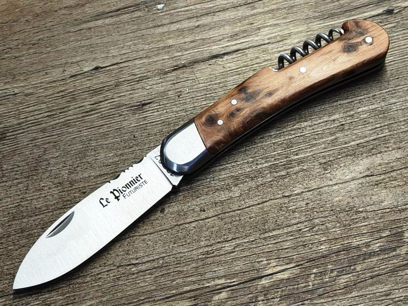 Neues Modell Couteau Chasse  Douris Chastel, Modell Le Pionnier Futuriste, Griff Wacholder, 2teiliges  kleines Jagdmesser (Petit Chasse)  Coutellerie Goyon-Chazeau, Messer Nr. 2