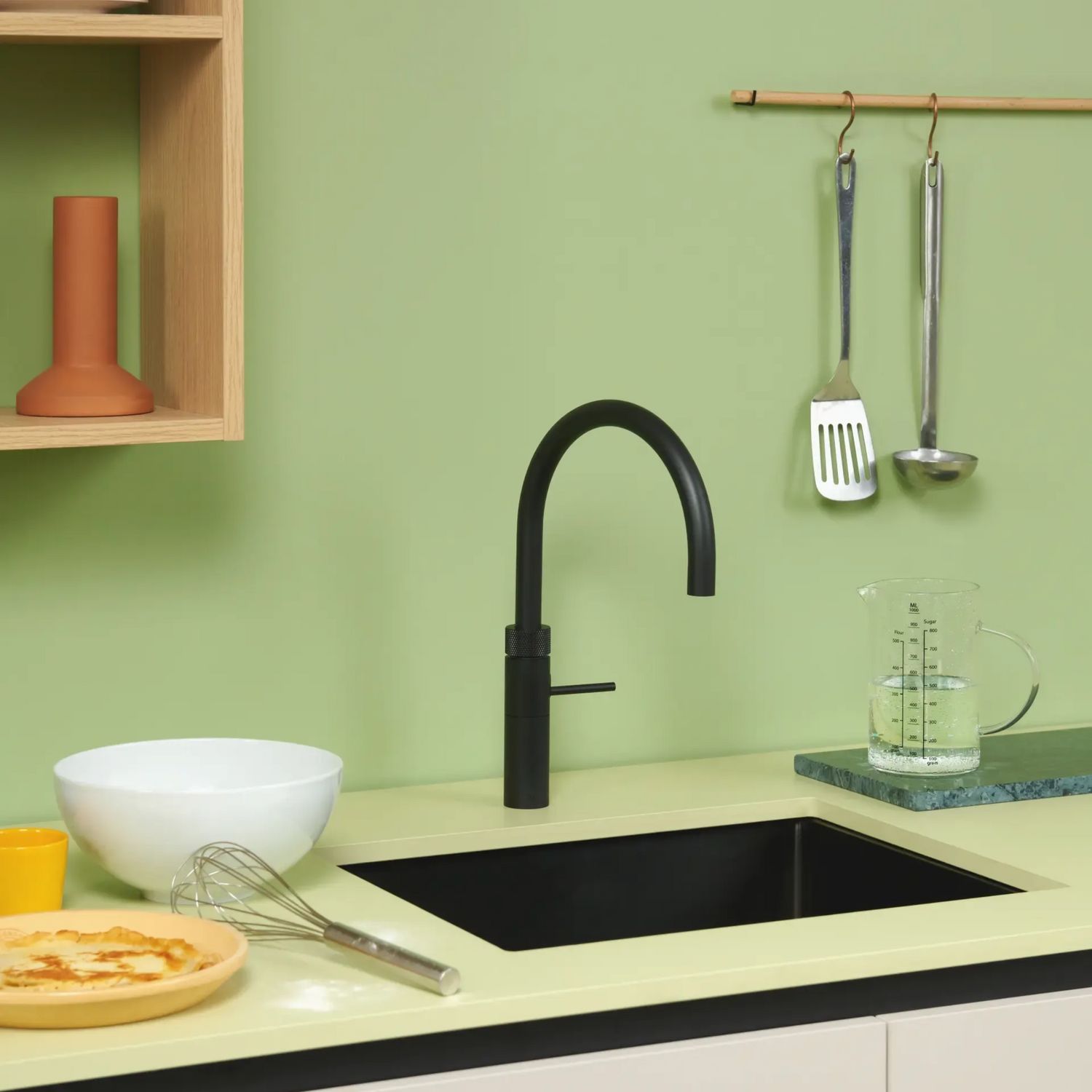 Quooker Fusion Round Black Tap with Combi + Boiling Water Tank with Cold Water Filter Quooker Fusion Round Black Tap with Combi + Boiling Water Tank with Cold Water Filter