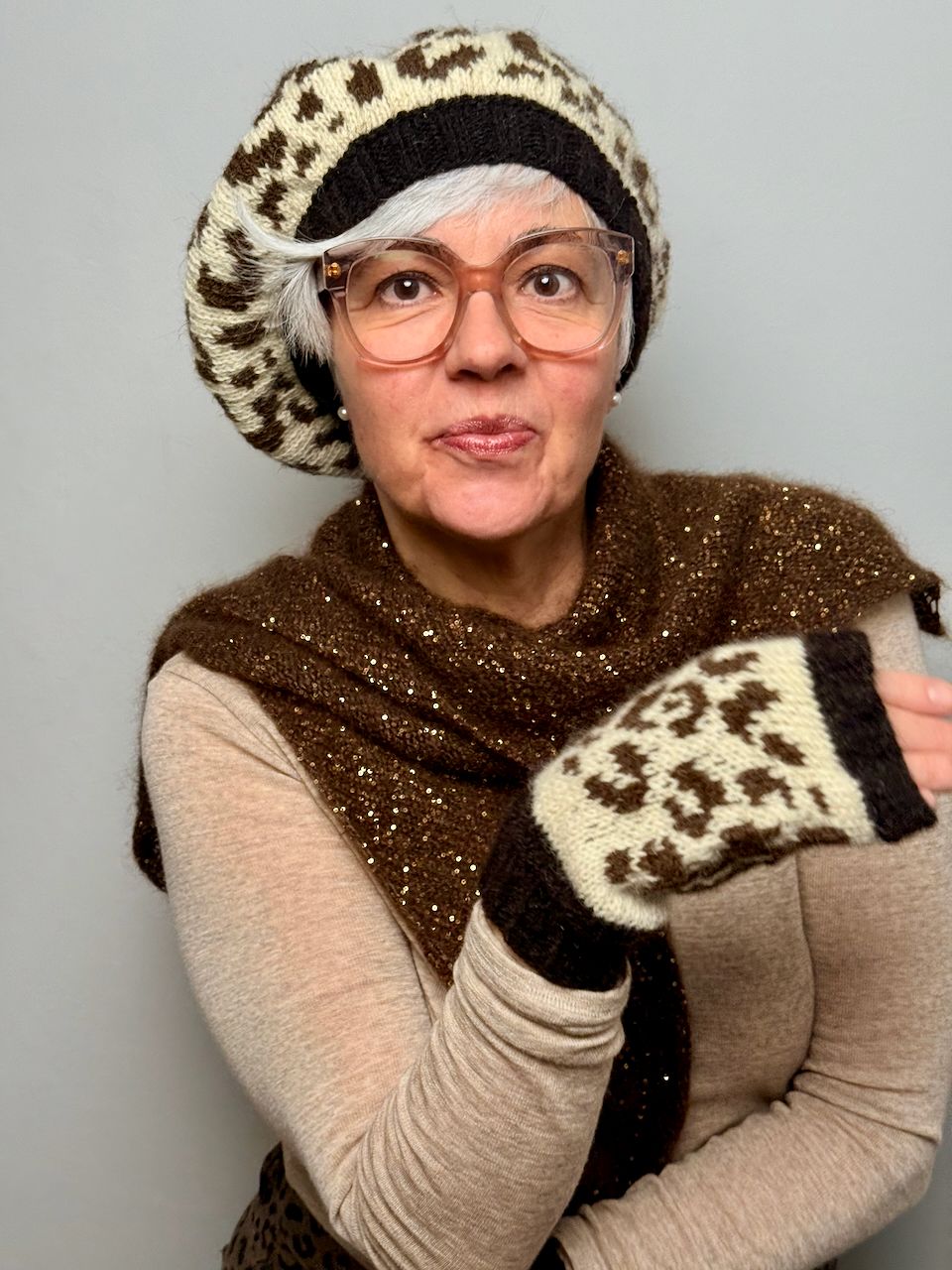 Baskenmütze & Handstulpen »Leo« – Strickanleitung im 2er-Set Baskenmütze & Handstulpen »Leo« – Strickanleitung im 2er-Set
