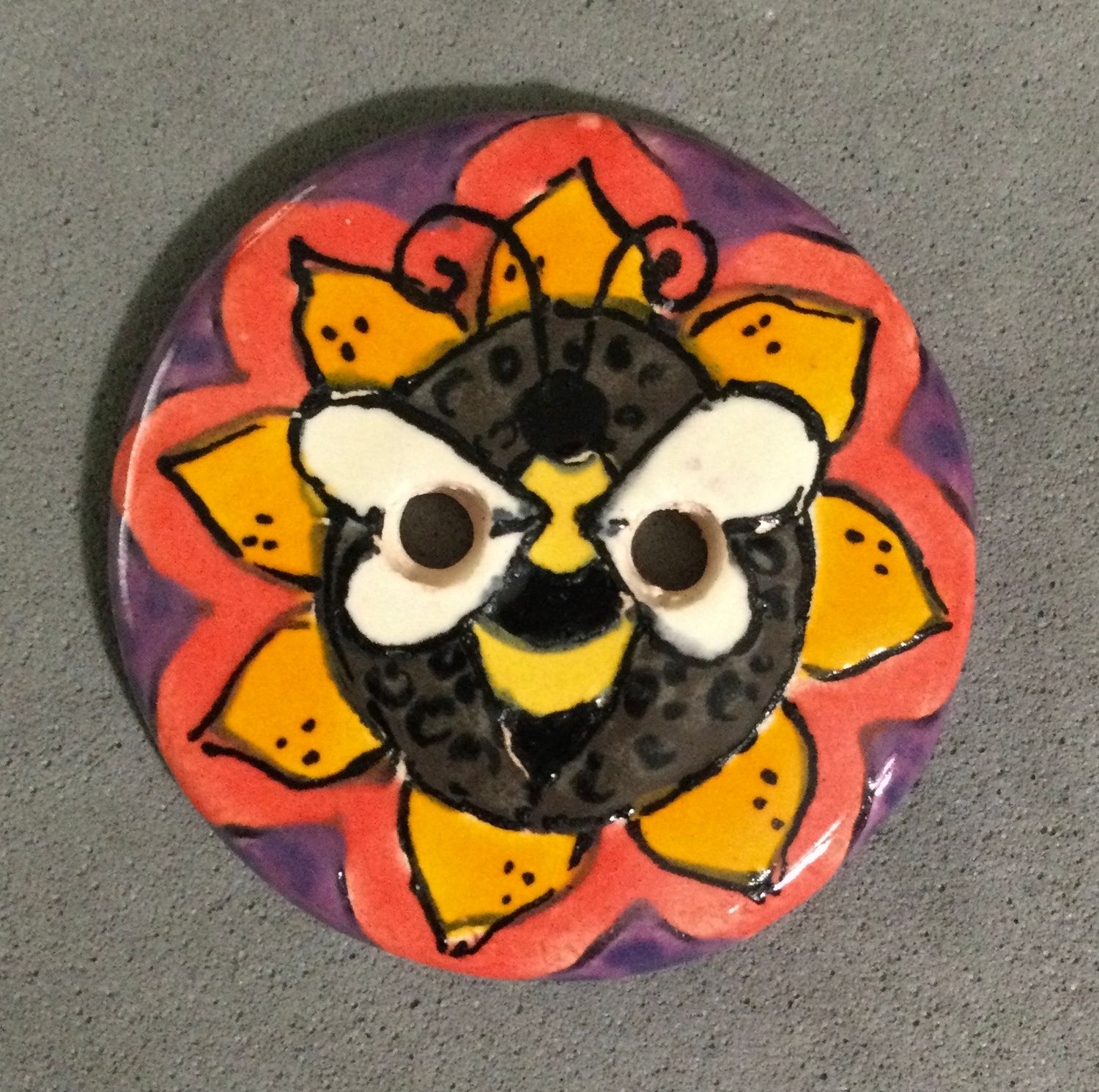 Damyanah Studio Bee on Sunflower, Medium