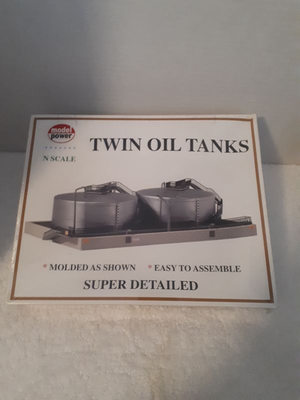 Twin Oil Tanks N Scale