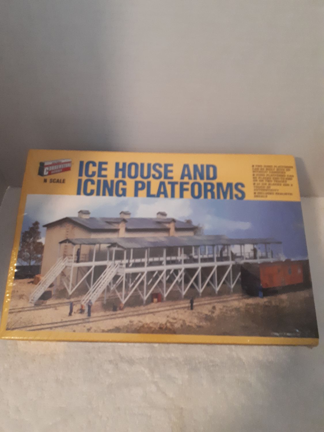 N Scale Ice House and Icing Platforms