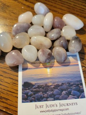 Crystal Tumbled Golden Silk Jade - 20 pieces