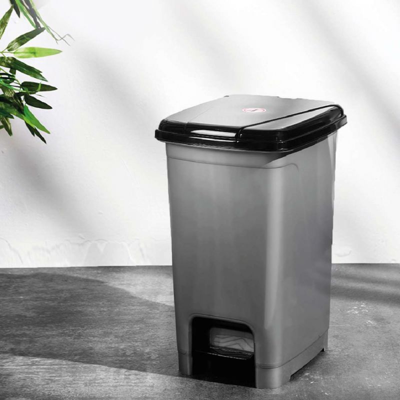 PAPELERA 15LTS C/PEDAL GRIS VIOLET HOUSE