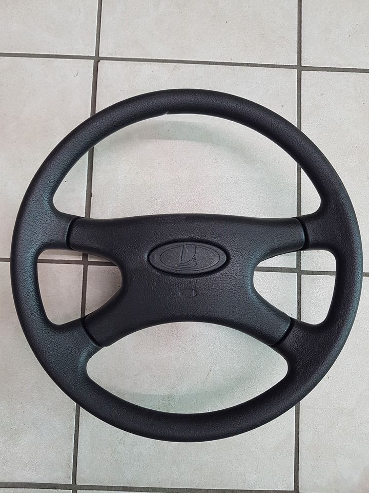 Gebrauchte Lenkrad Original für Lada 2121 / 2131/ 4x4 Niva /Taiga /Legend/ Pickup /Bronto alle sorten Gebrauchte Lenkrad Original für Lada 2121 / 2131/ 4x4 Niva /Taiga /Legend/ Pickup /Bronto alle sorten