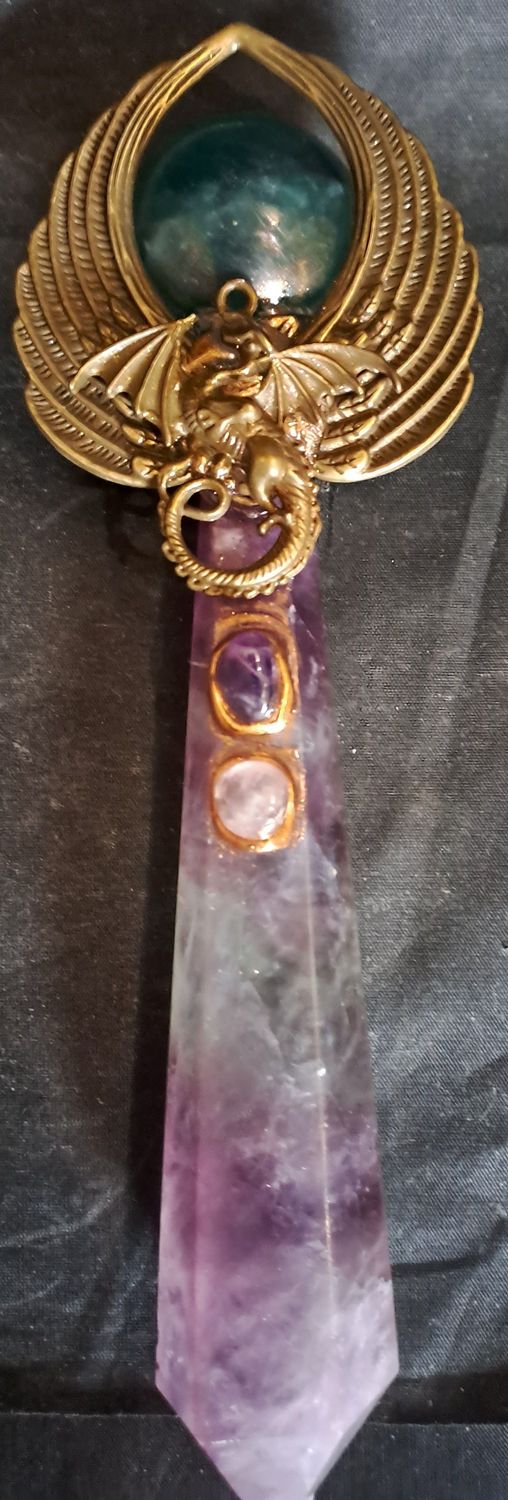 Energiestab: "Drache" aus Regenbogenfluorit und Fluorit 3