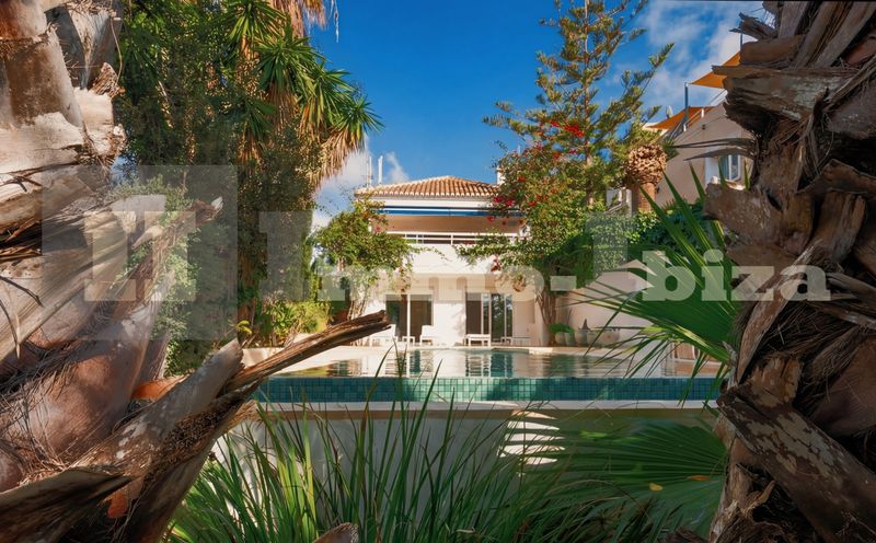 Modern Turnkey Villa with Sea View and Long Infinity-Pool Modern Turnkey Villa with Sea View and Long Infinity-Pool