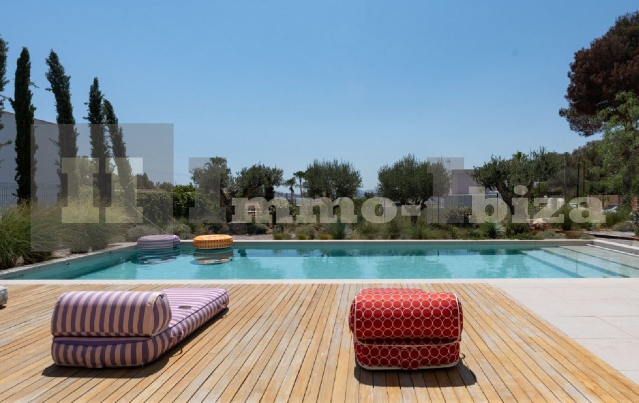 Newly Built 6 Bedroom Villa at Cap Martinet