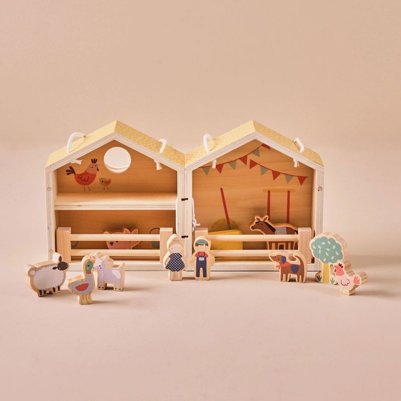 Wooden Farm House with Characters FSC® – Pretend Play Set