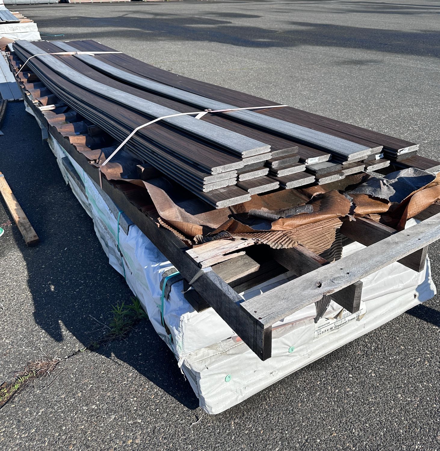 Trex Transcends 1 in. x 6 in. x 16 ft. Spiced Rum Square Edge Deck Board (Warehouse Seconds) Trex Transcends 1 in. x 6 in. x 16 ft. Spiced Rum Square Edge Deck Board (Warehouse Seconds)