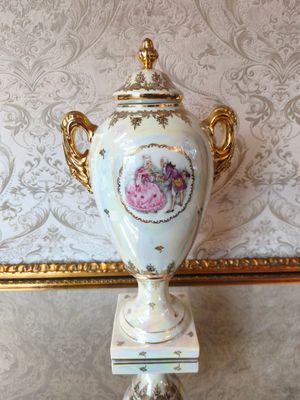 "Limoges" porceliano vaza