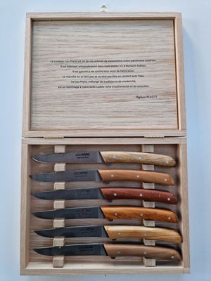 Lou Peyre de table en bois panachés