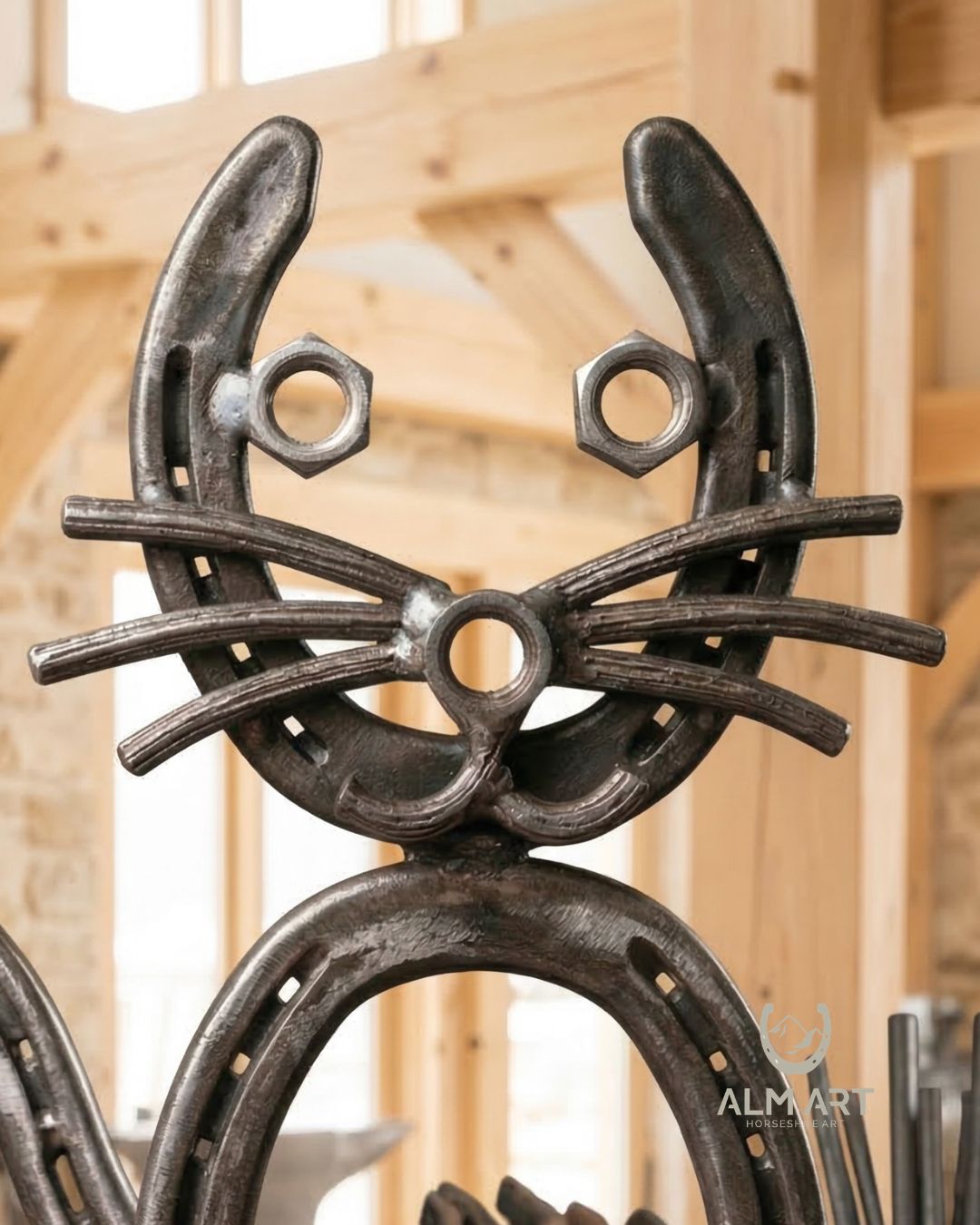 Katze aus Hufeisen Katze aus Hufeisen