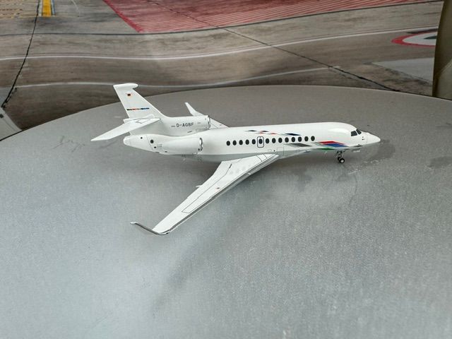 Volkswagen Air Services Falcon 7X
