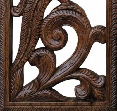Royal Parrot Wooden Frame – 18 Inches