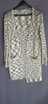 SACO PARA DAMA, LARGO, DE HILO FINO. SIN BOTONES, CON BOLSILLOS. TALLE S
