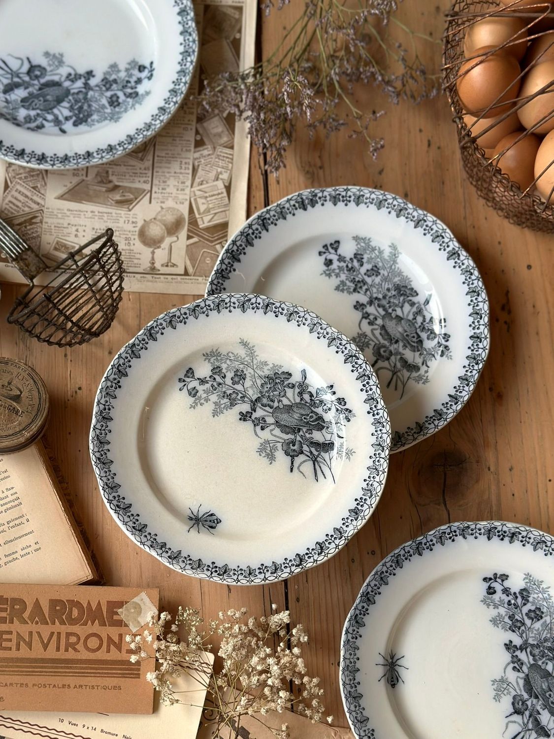 4 assiettes à dessert 