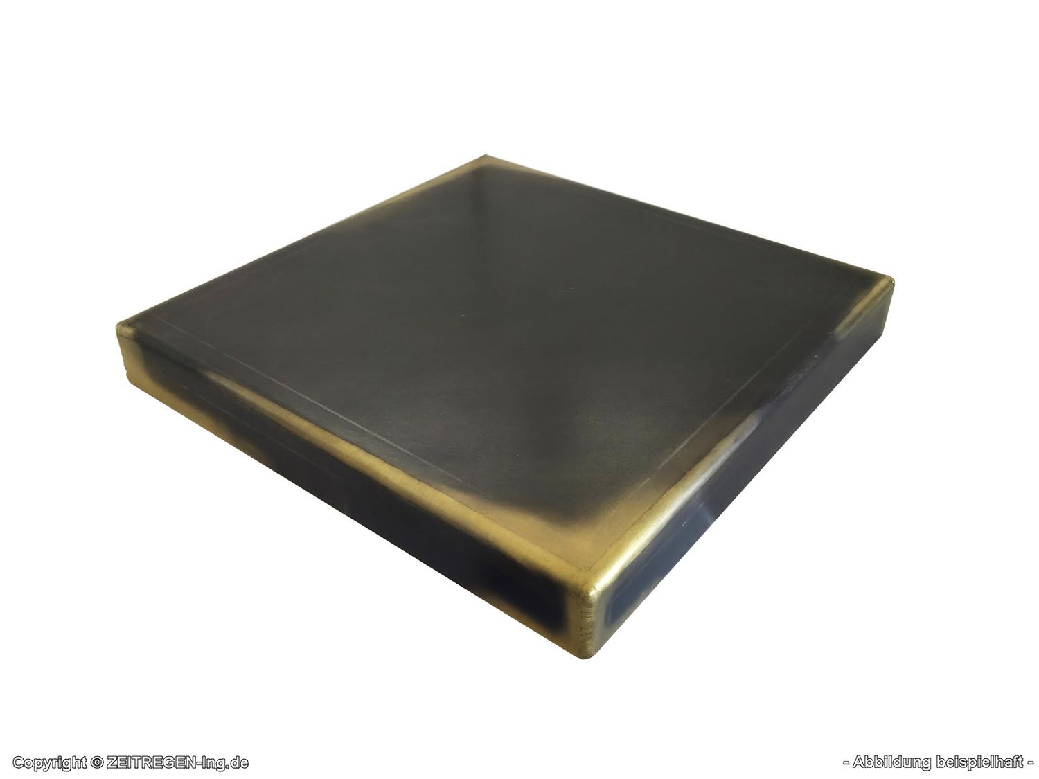 Schwarz verzundert mit echtem Messingabrieb. Auch als edler Sockel verwendbar.