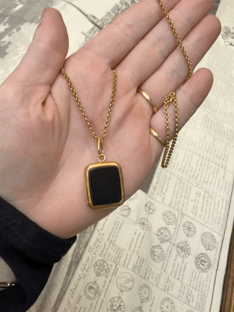 Antique 18ct Onyx Rectangle Locket