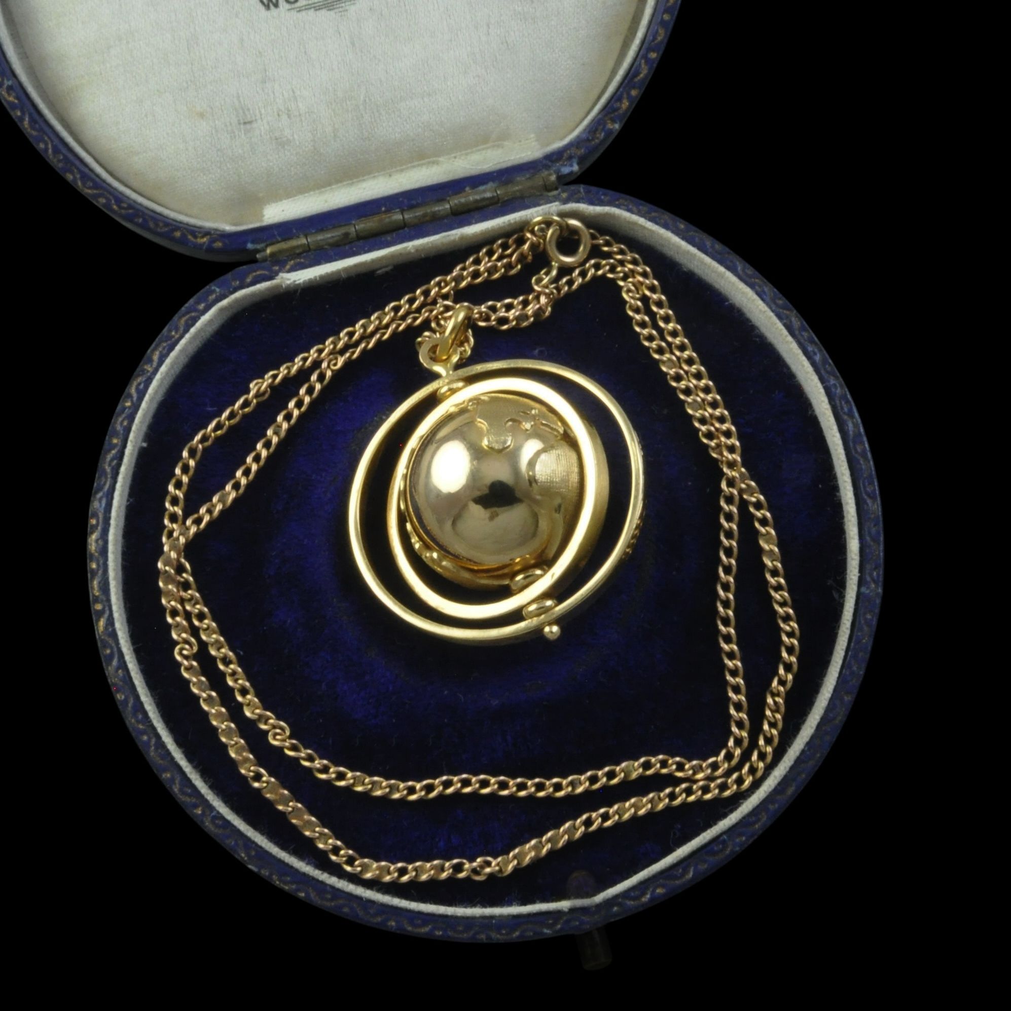 18ct Gold Yellow Spinning Globe Pendant