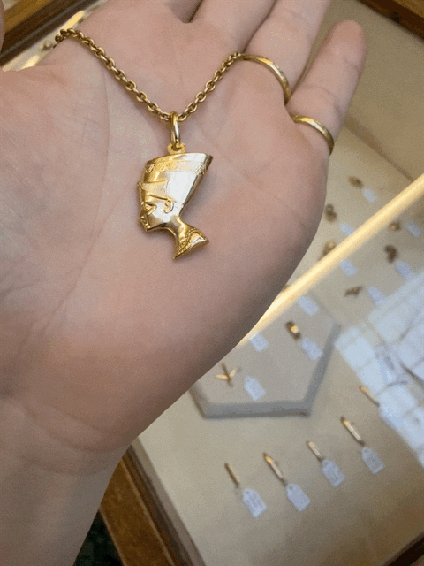 18ct Gold Nefertiti Pendant