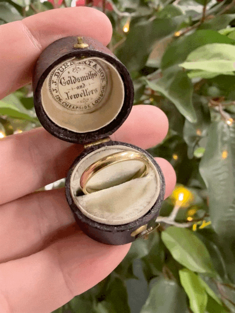18ct Gold Wedding Band